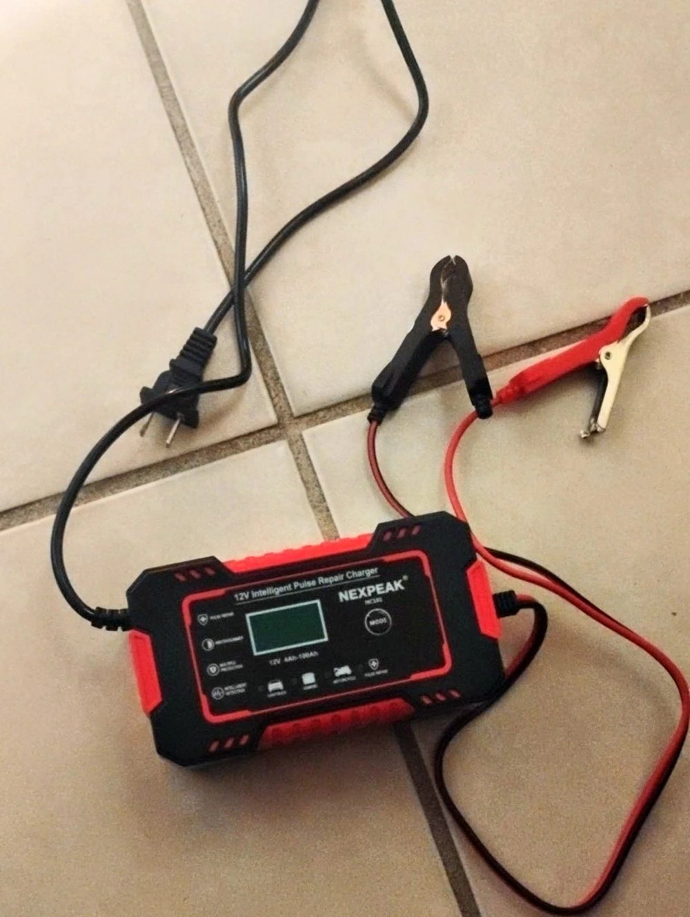 NEXPEAK 12V/24V Intelligent Pulse Repair Charger Black & Red